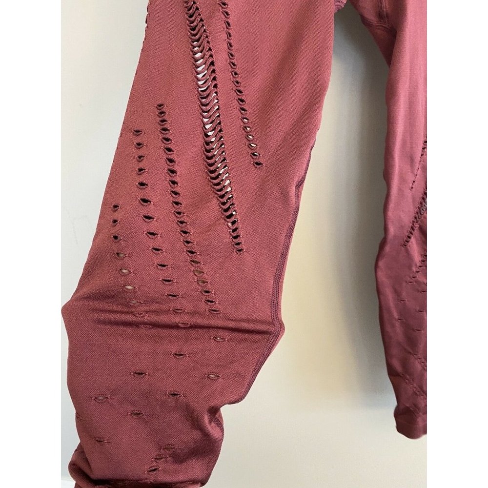 Victoria’s Secret VSX Maroon Capri Crop Leggings *3/$20 Sale* - Picture 3 of 7